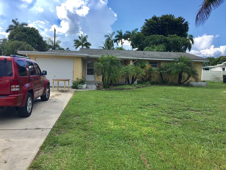 1st image of 4071 Rainbow Dr