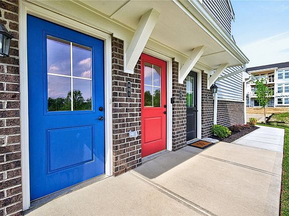4th image of 405 Bethpage Way