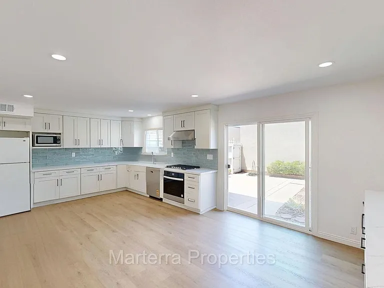 17755 La Rosa Ln — Photo 7