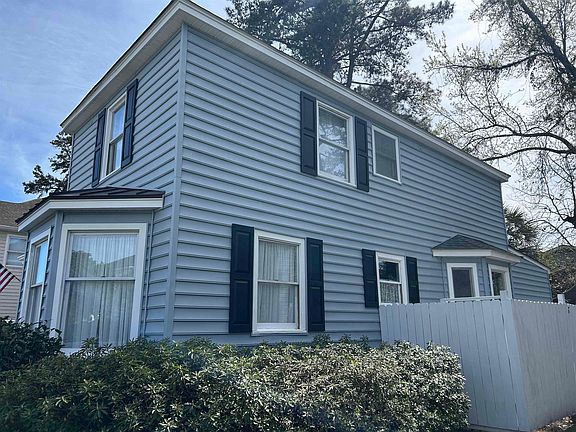 3rd image of 1575 Victoria Ln.