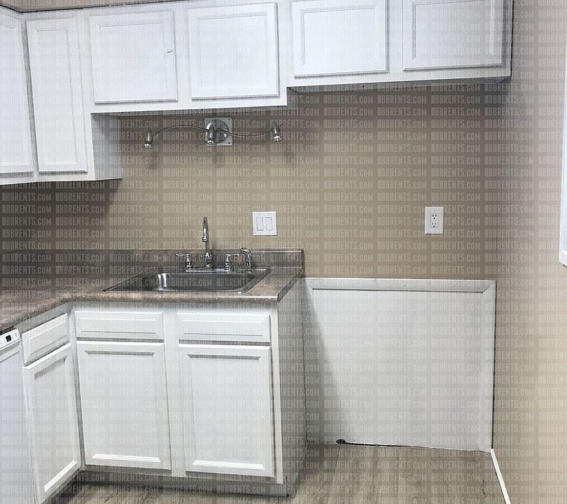 1st image of 307 Cranewood Dr