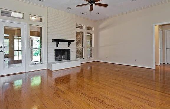 3rd image of 3012 Pitkin Dr
