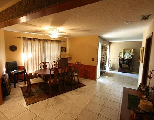 4th image of 2502 Paddock Dr