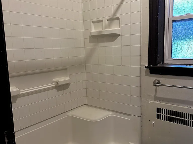 215 Gold St — Photo 9