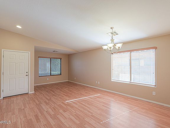 3rd image of 17586 N CARMEN Avenue