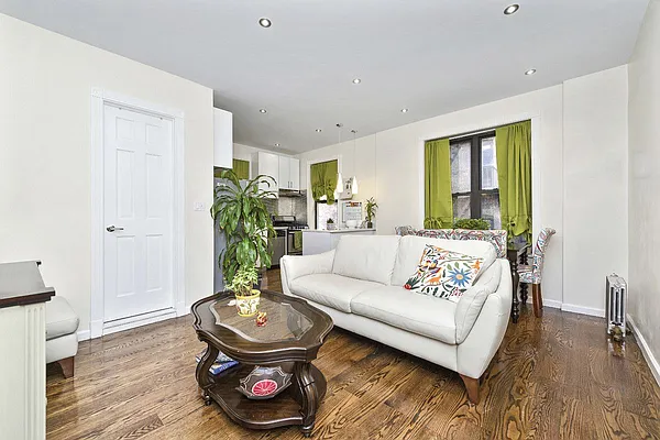 Rented by Compass | media 9