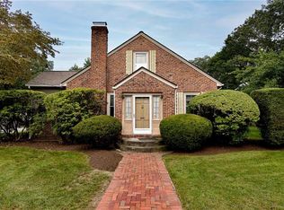 28 Thor Pl, Warwick, RI 02888
