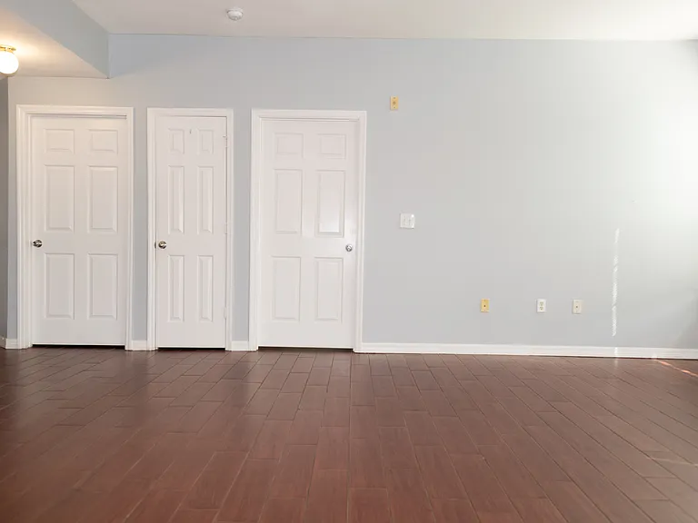 2025 Erving Cir #4207 — Photo 8