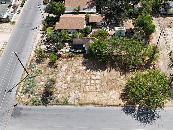 2nd image of 231 W Bell Ave