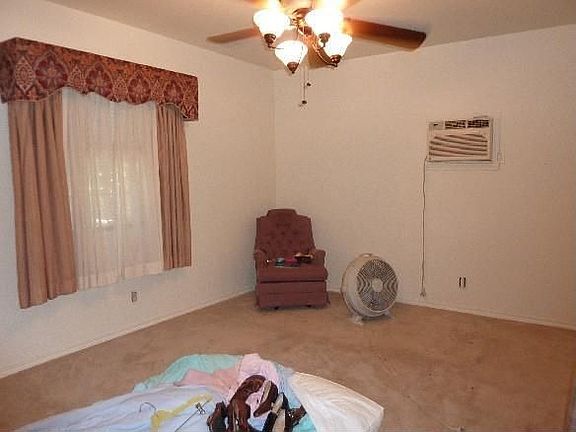 2nd image of 812 N 4th Ave