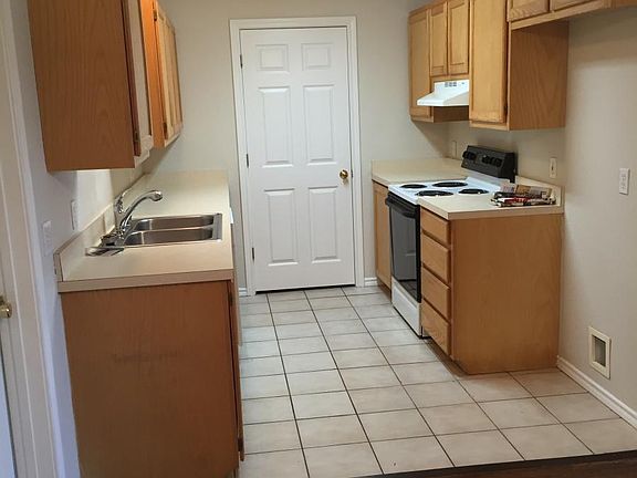4th image of 310 Kathy Ln