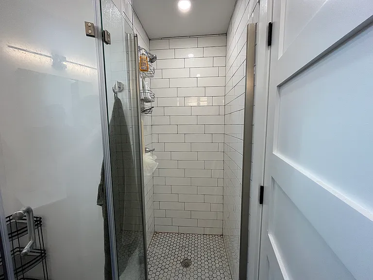 823 W 36th St #2 — Photo 11