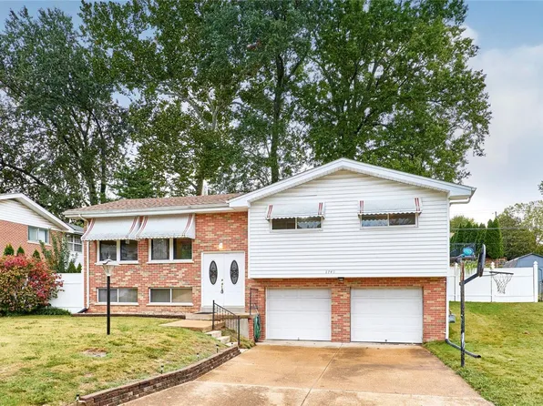 1740 Harmony Ln, Arnold, MO 63010