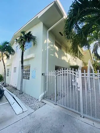 2 bed, 1200 sqft, $2,350 — Photo 2