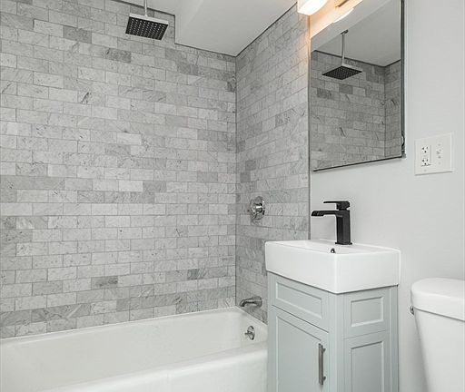 5th image of 16 Murdock St #2