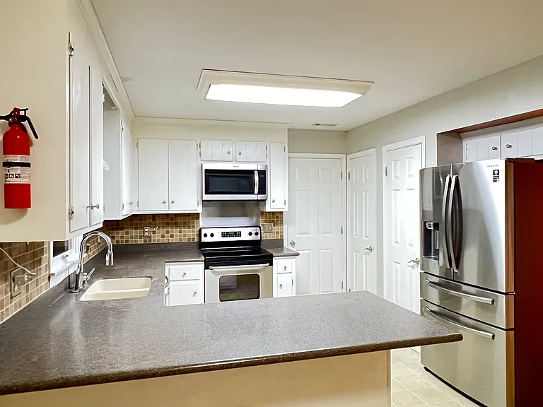 331 Glenpark Ln — Photo 7