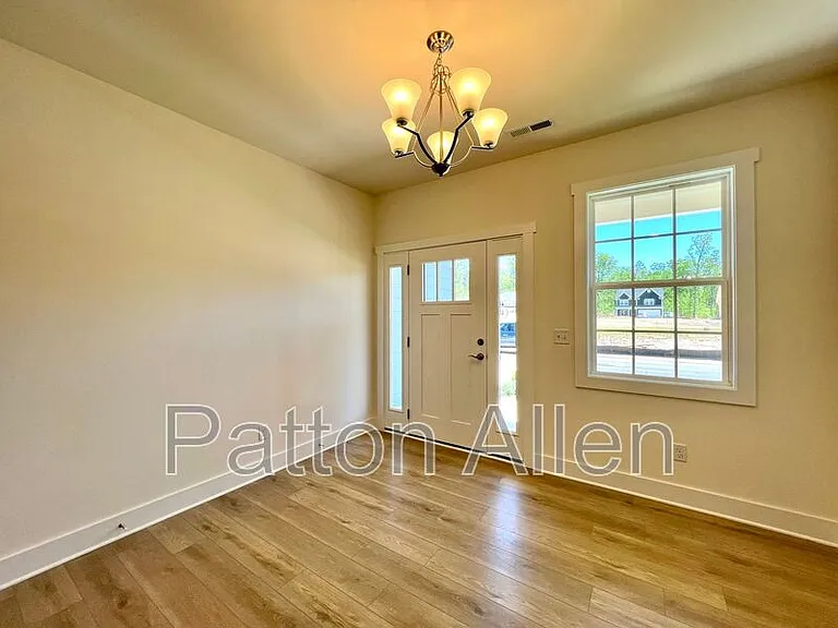117 N Christie Ct — Photo 3