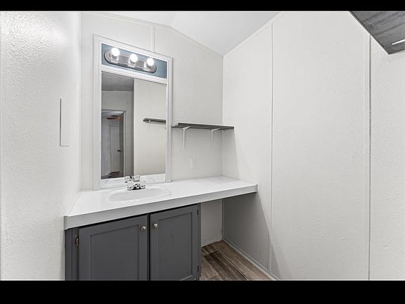 5th image of 2106 Avenue C