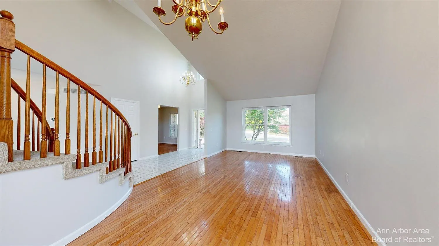 4 bed, 3.5 bath, 3481 sqft, $3,800 — Photo 4