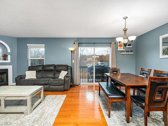 4th image of 820 Bruton Dr