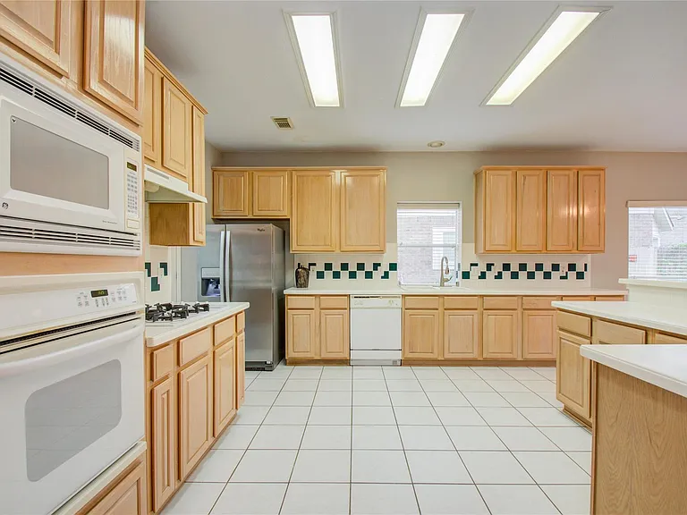 411 Green Stone Ct — Photo 13
