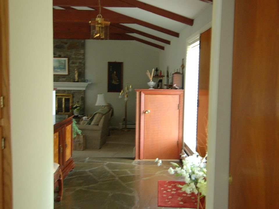 Lobby 1 