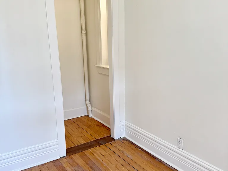 911 N Winchester Ave #1R — Photo 14