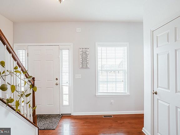4th image of 23 Spring Dale Ln