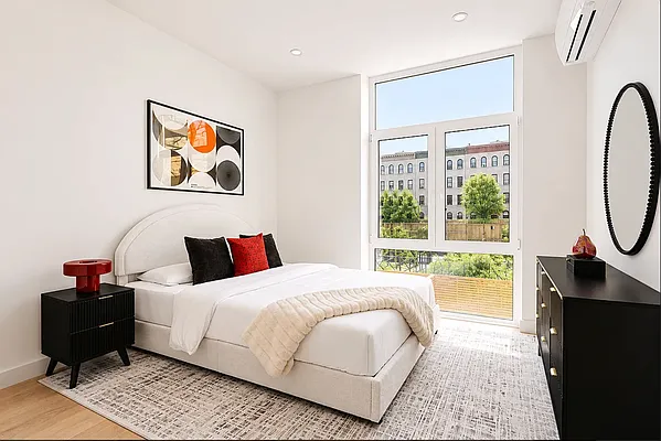 Bedroom, photo 1