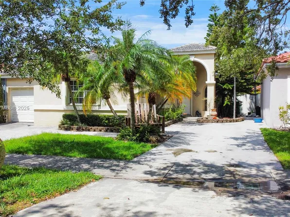 15108 NW 89th Ave, Miami Lakes, FL 33018