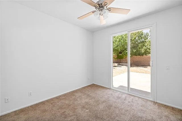 39221 Chantilly Ln — Photo 17