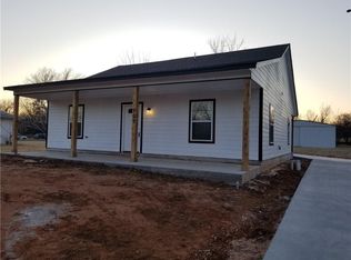 909 N Pine St, Midwest City, OK 73130