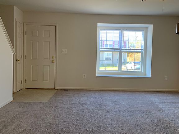 3rd image of 211 Merrill Ct