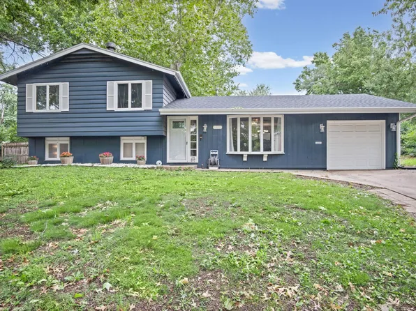 3010 SW Arnold Ct, Topeka, KS 66614