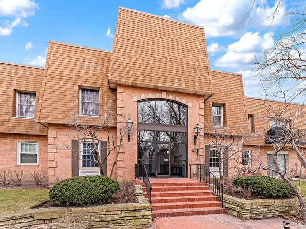 1240 Park Ave W APT 326, Highland Park, IL 60035