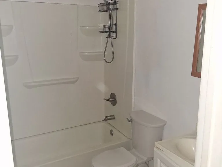 840 Orville Ave — Photo 13