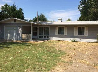 504 Michael Rd, Newton, KS 67114