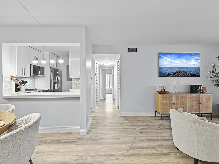 629 Sea Pine Way #D2 — Photo 5