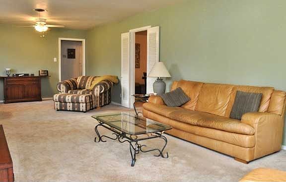 5th image of 1721 Bluebonnet Dr