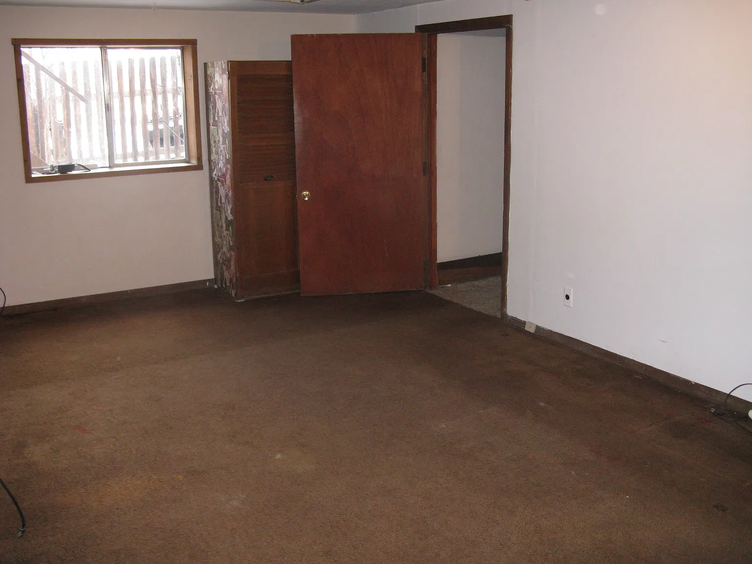 907 Main St — Photo 3
