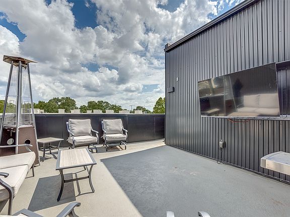 4th image of 1944 Dowgate Ct