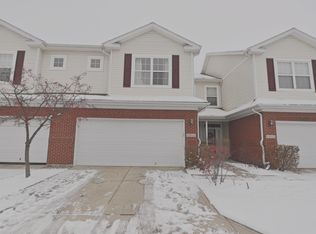 10915 Perry Pear Dr, Zionsville, IN 46077