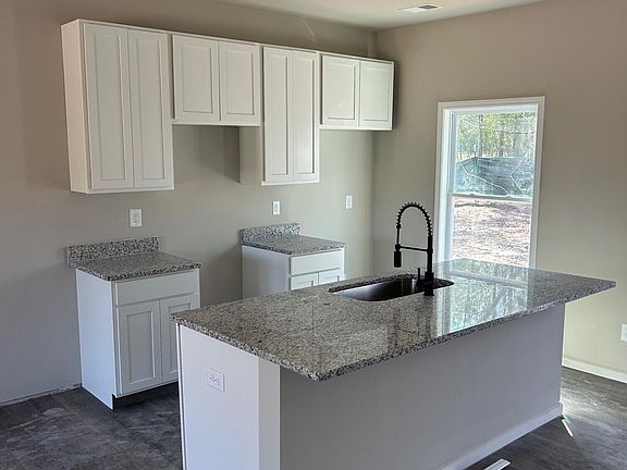 4th image of 2958 Kirkland St