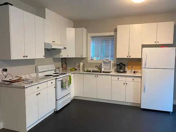 3rd image of 6045 138th St