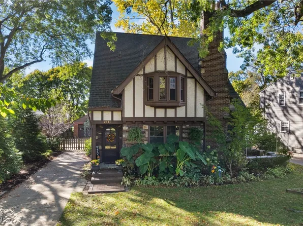 2024 Braewick Dr, Akron, OH 44313