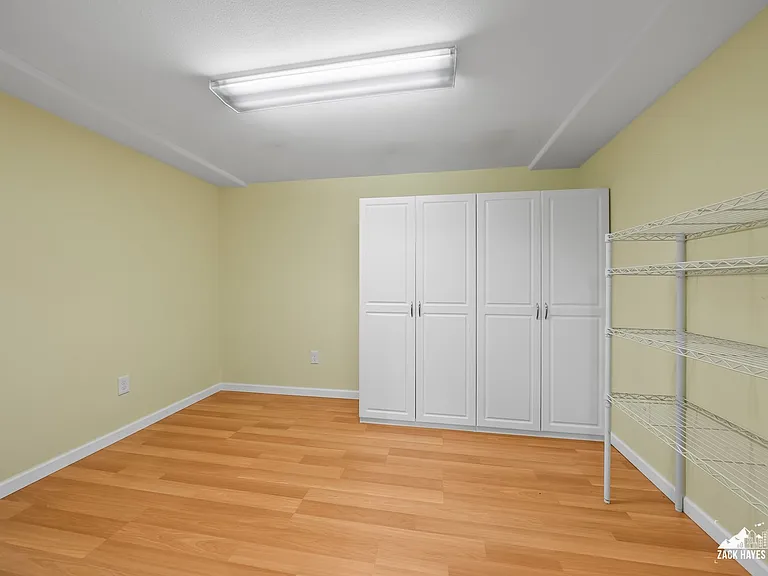 3868 Shannon Cir — Photo 32