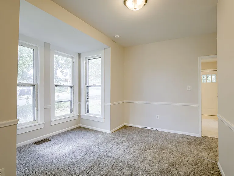 1003 S 42nd St — Photo 21