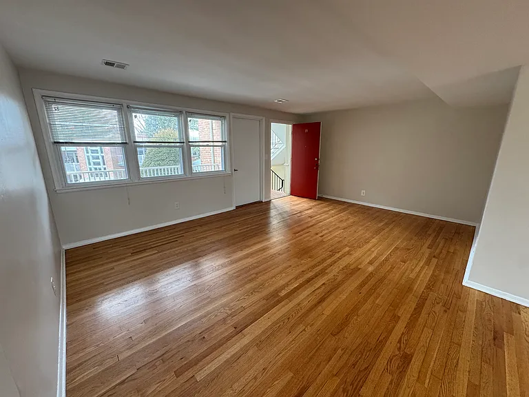 Woodcliffe Manor Apartments — Photo 10