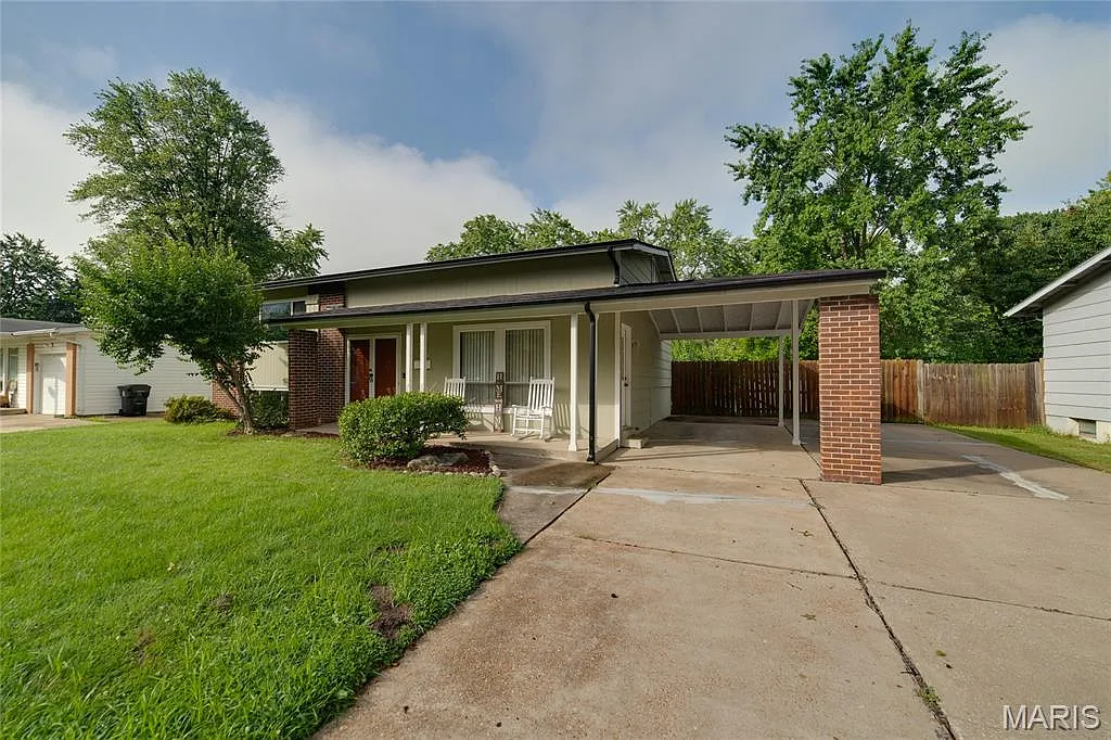 1340 Central Pkwy photo 1