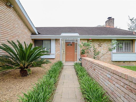 2nd image of 12807 Tennis Dr